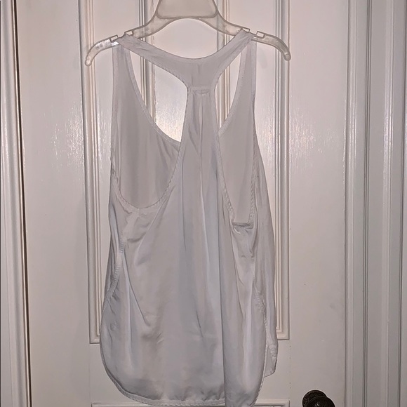 White Lululemon tank top - Picture 4 of 6